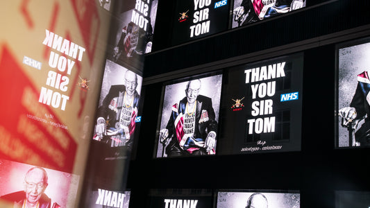 Sir Tom Light It Blue